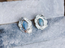 Load image into Gallery viewer, Blossom Earrings
